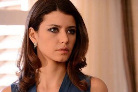 Beren Saat Arap Dizisinde Oynayacak