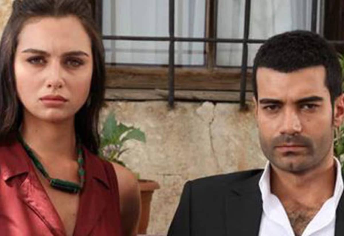 Hayatımıza Asi Dizisi İle Giren Birce Akalay�ın O Yıllardaki Estetiksiz
