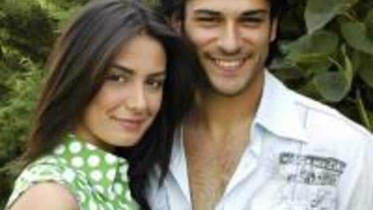Burak Özçivit ve Özlem Yılmaz