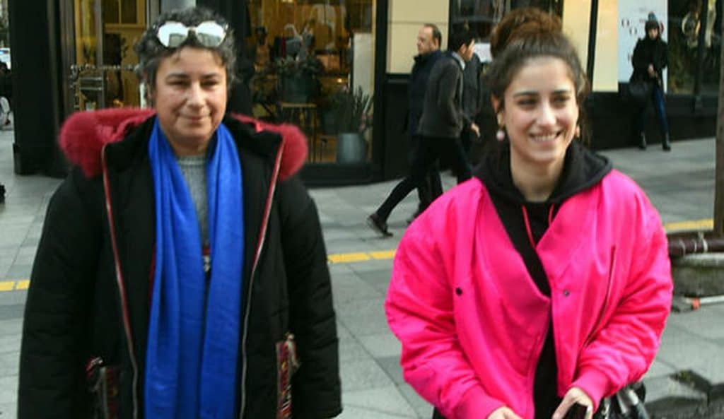 Ayşegül Kaya ve Hazal Kaya