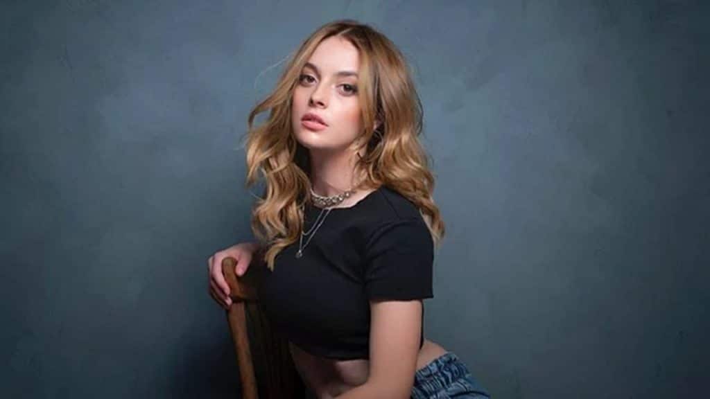 Melis Sezen