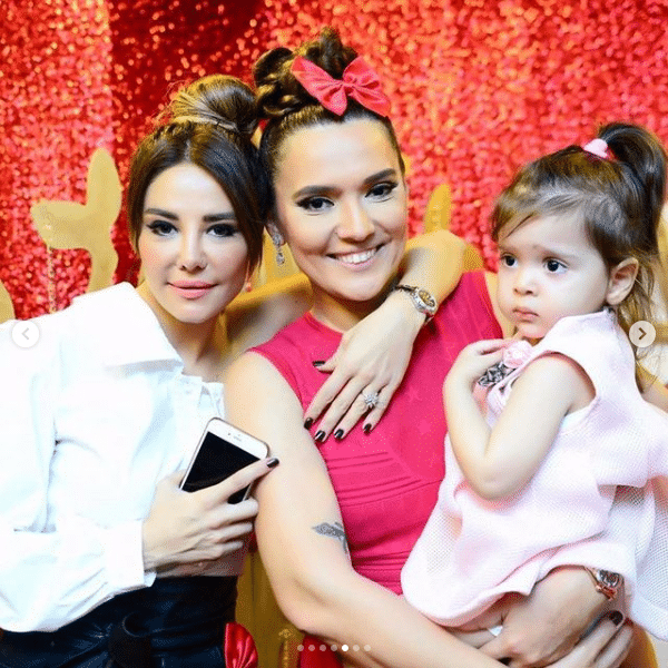 Demet Akalın ve Esra Balamir