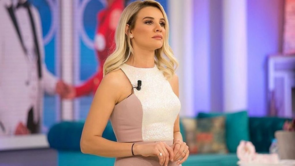 Esra Erol