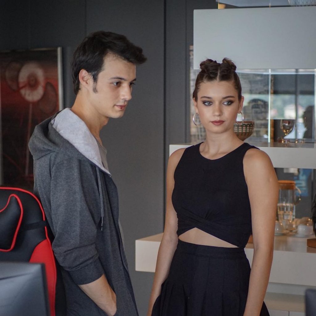 Mert Yazıcıoğlu Afra Saraçoğlu