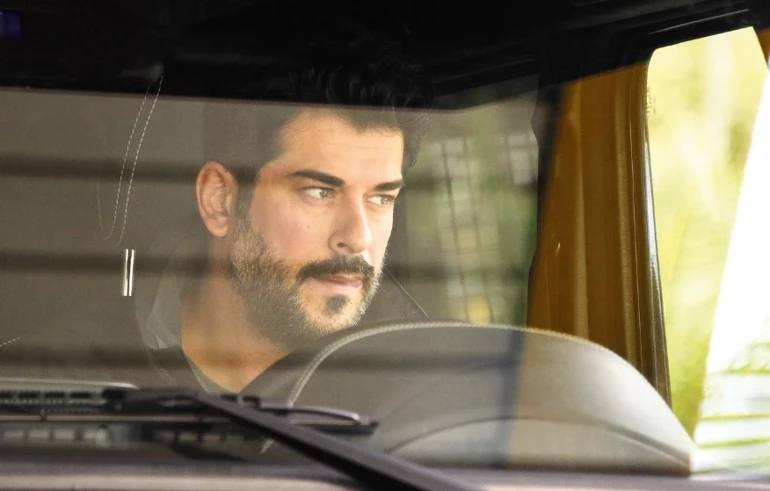 Burak Özçivit 25 Milyonluk Cip’le Gündemde!
