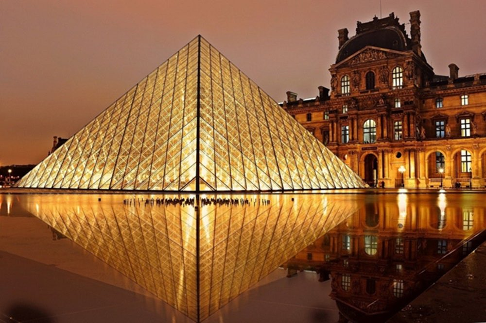 Louvre Paris Soygunu: Napoleon Mücevherleri Çalındı, Müze Kapandı!