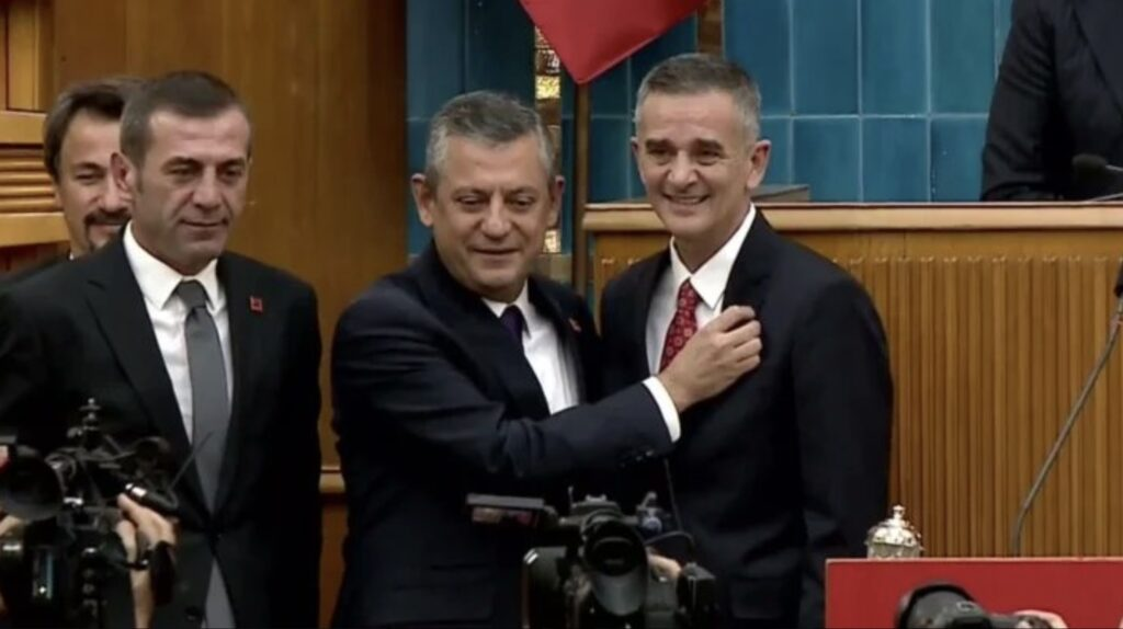 Ümit Dikbayır kimdir? CHP’ye katılan Ümit Dikbayır kaç yaşında, nereli?